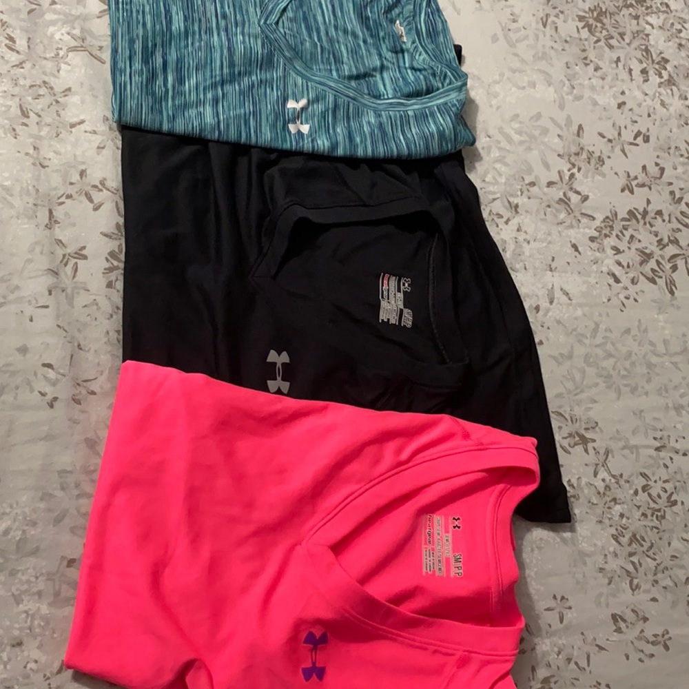 Underarmour workout tees